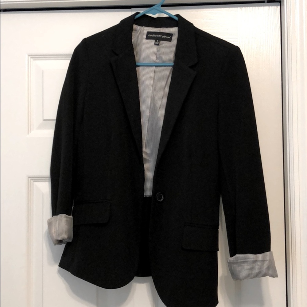 Blazer with cropped 3/4 sleeves